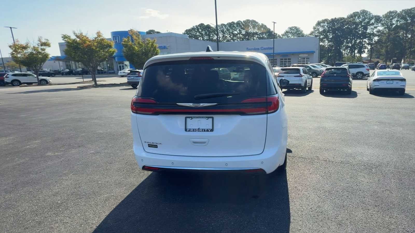 2025 Chrysler Pacifica Select