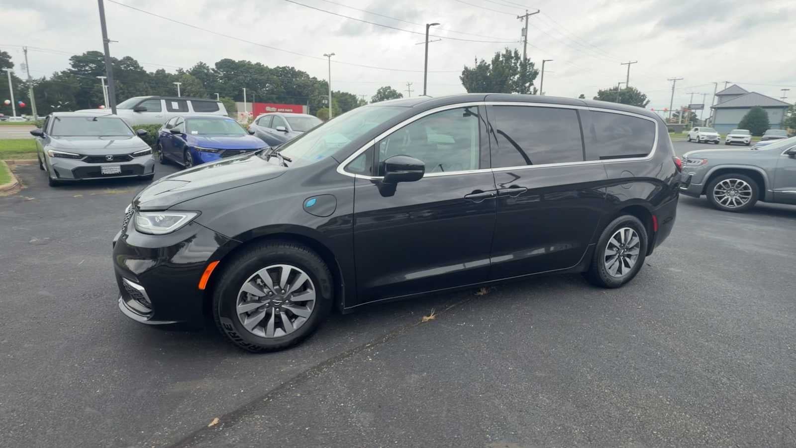 2023 Chrysler Pacifica Hybrid Touring L