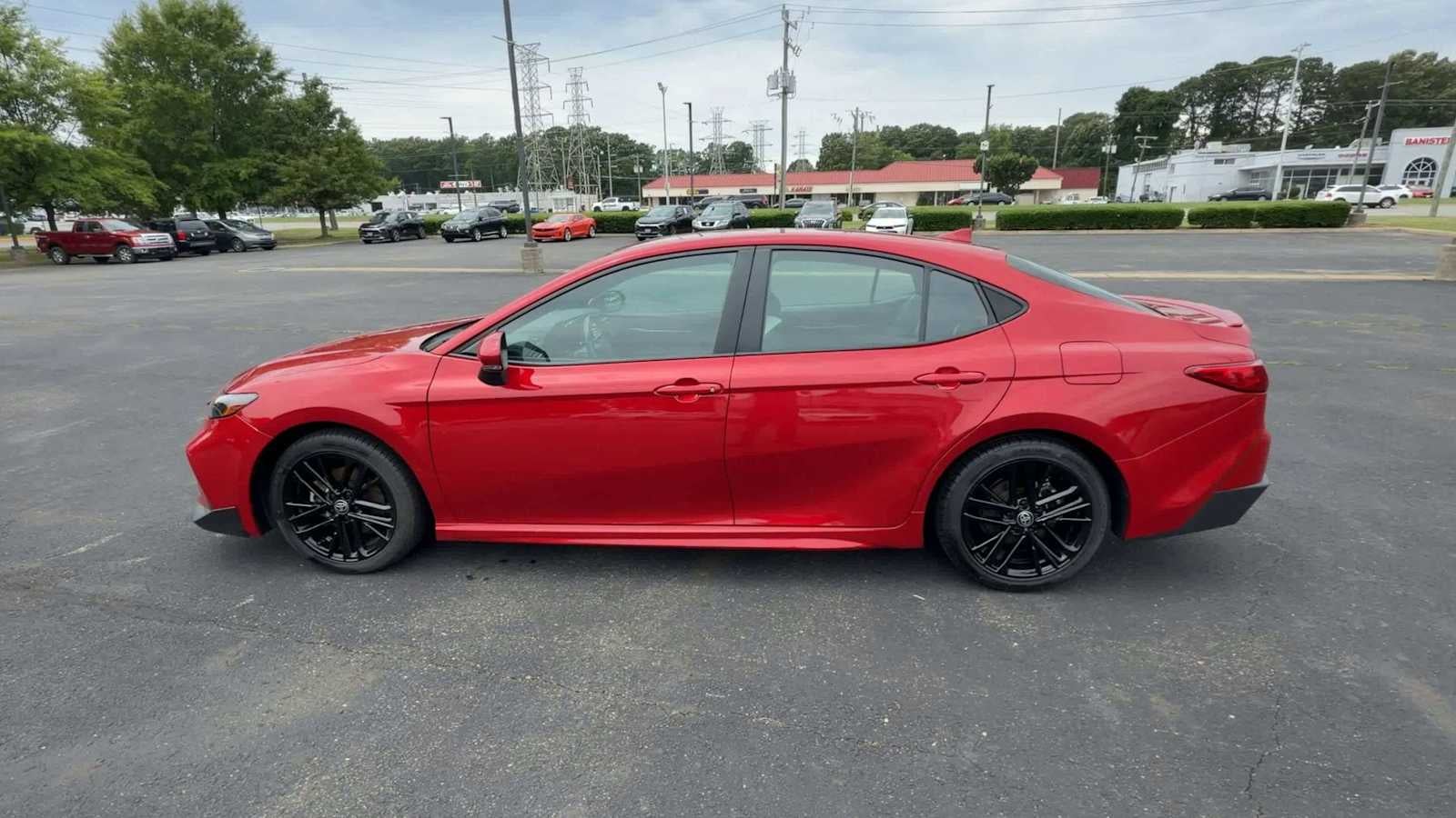 2025 Toyota Camry SE