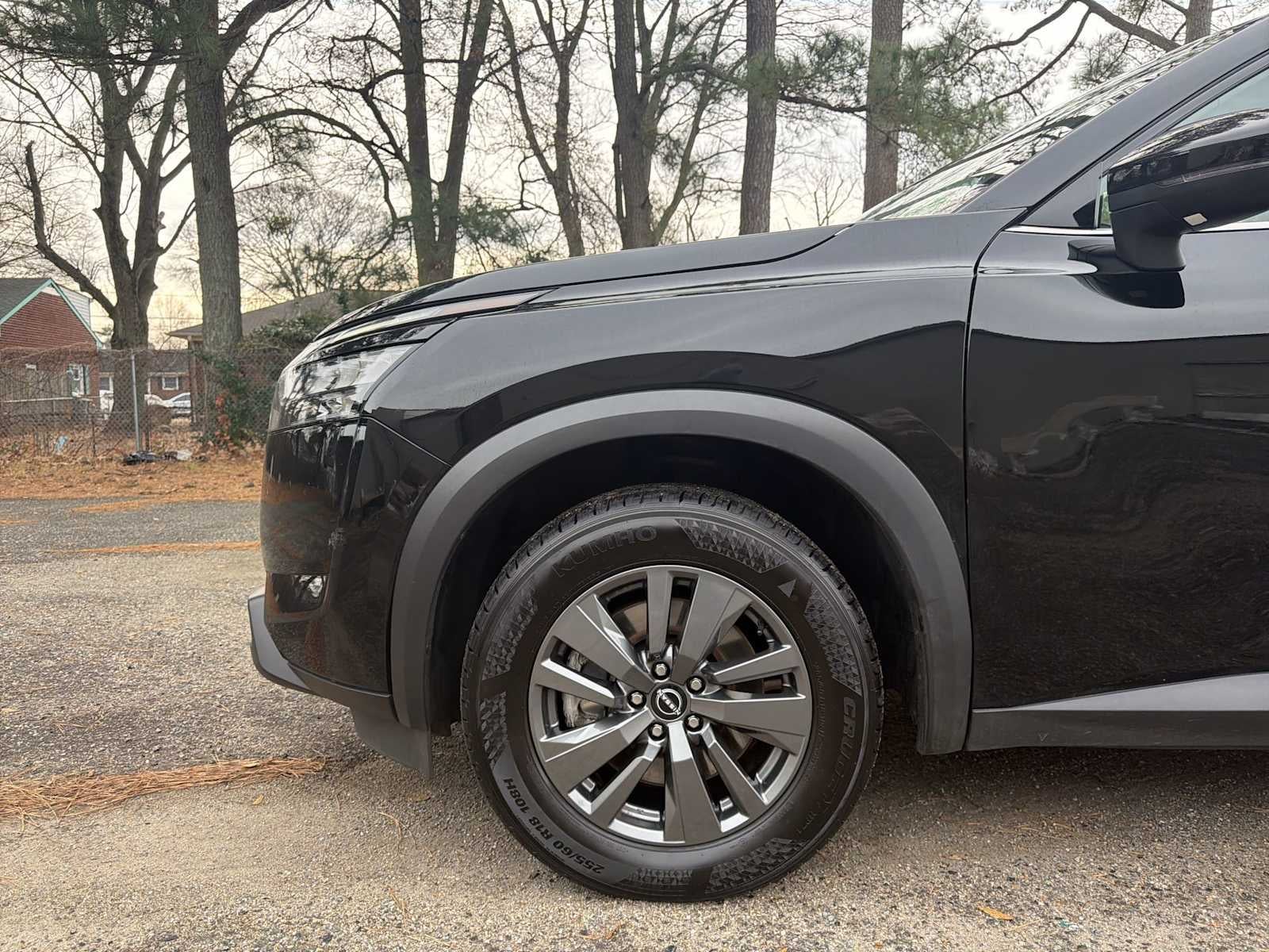 2024 Nissan Pathfinder SV