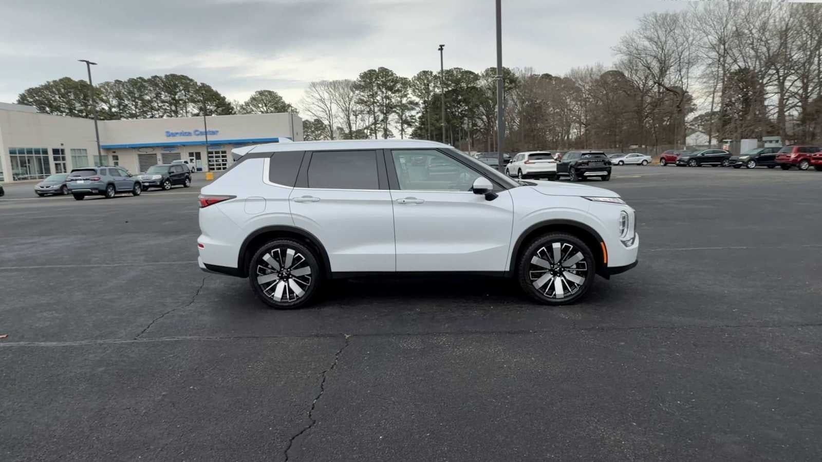 2025 Mitsubishi Outlander SE