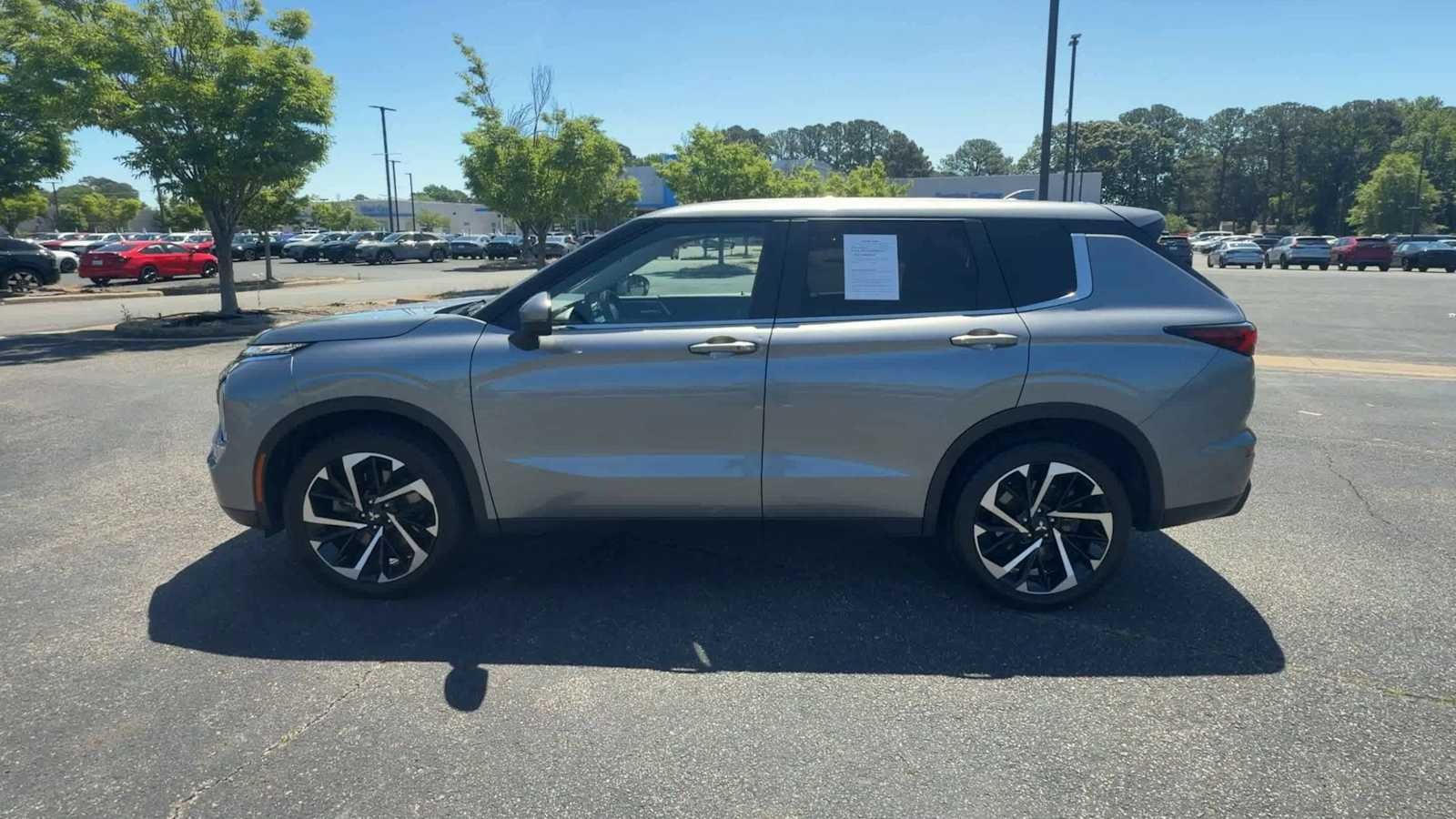 2024 Mitsubishi Outlander SE
