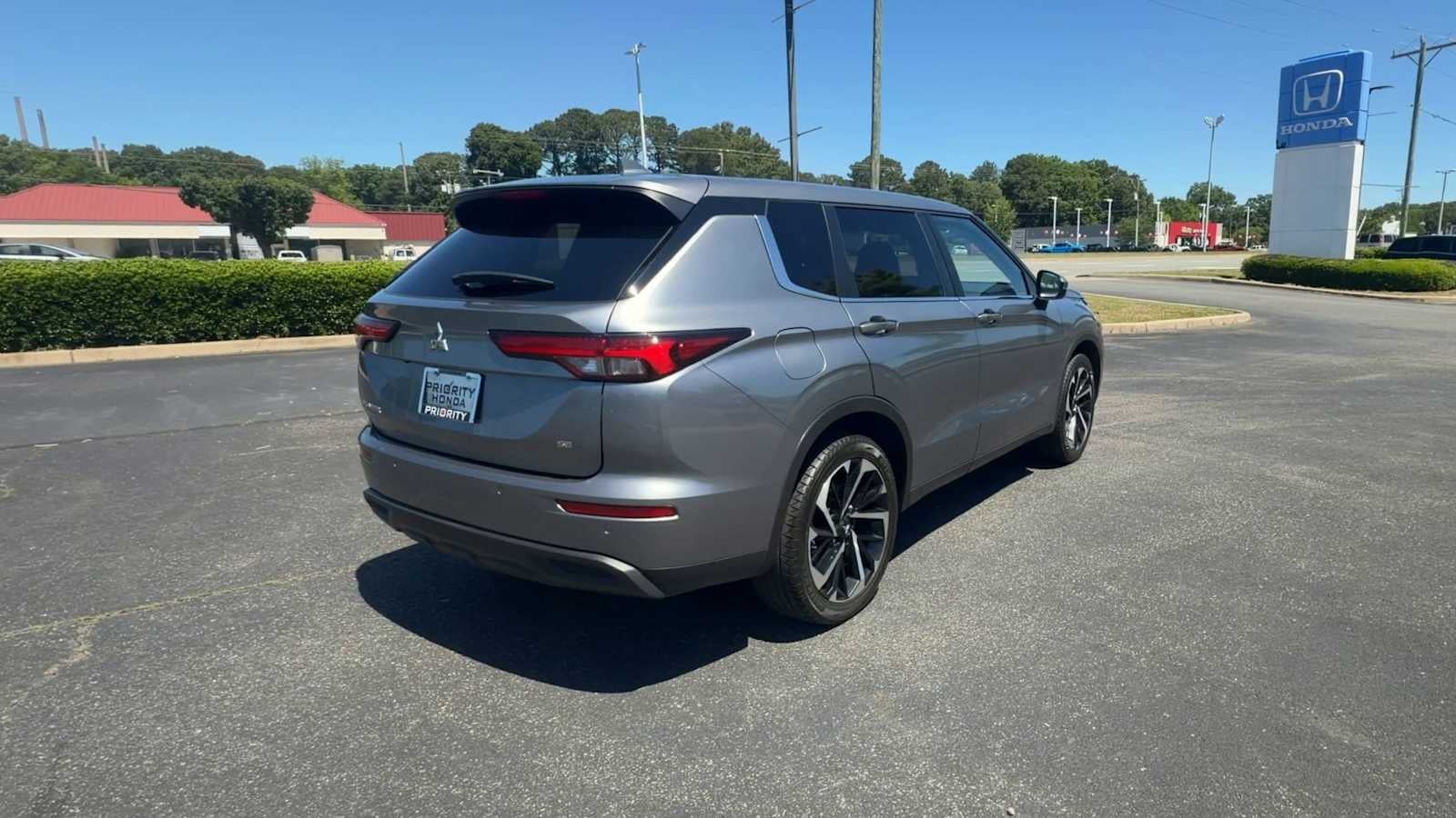 2024 Mitsubishi Outlander SE