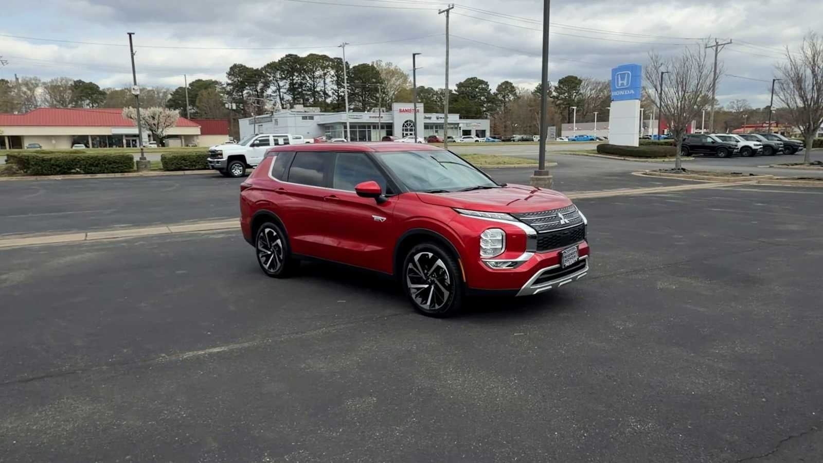 2024 Mitsubishi Outlander Plug-In Hybrid SE