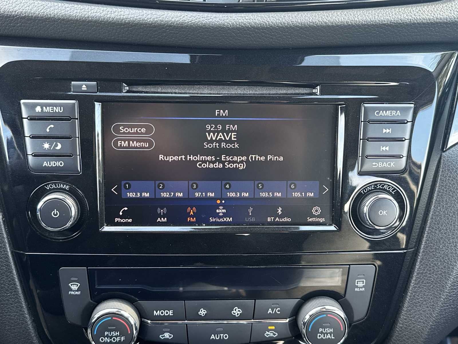 2022 Nissan Rogue Sport SV