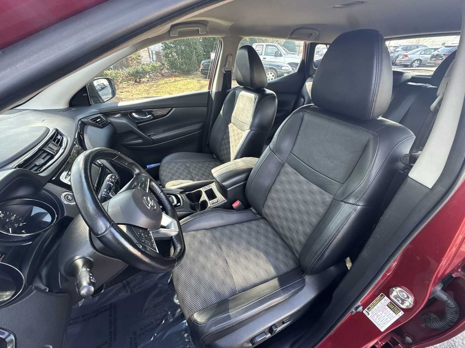 2022 Nissan Rogue Sport SV