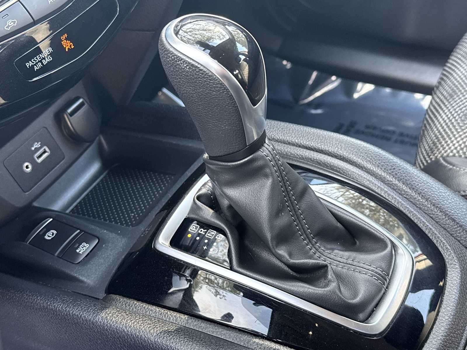 2022 Nissan Rogue Sport SV