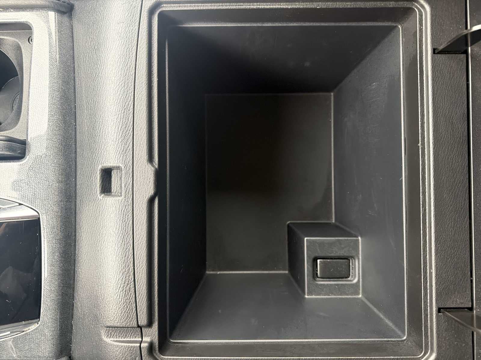 2024 Nissan Armada SV