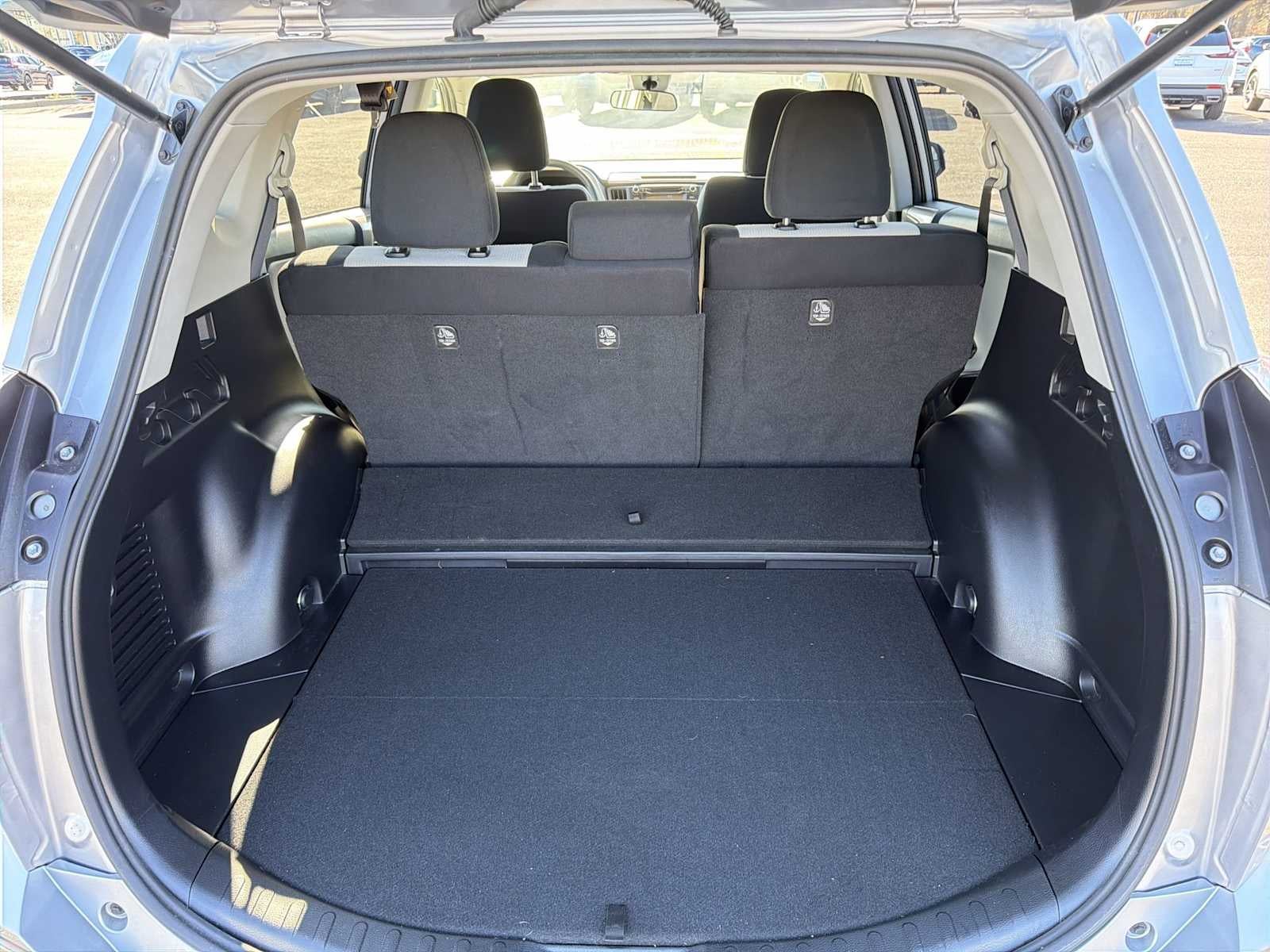 2018 Toyota RAV4 Hybrid LE