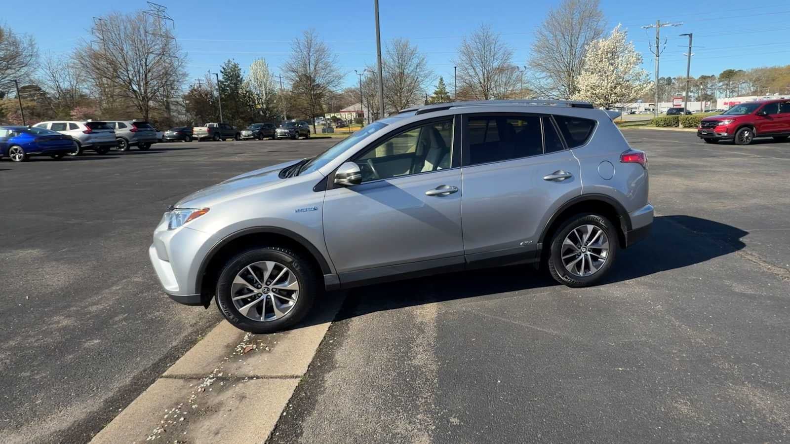 2018 Toyota RAV4 Hybrid LE