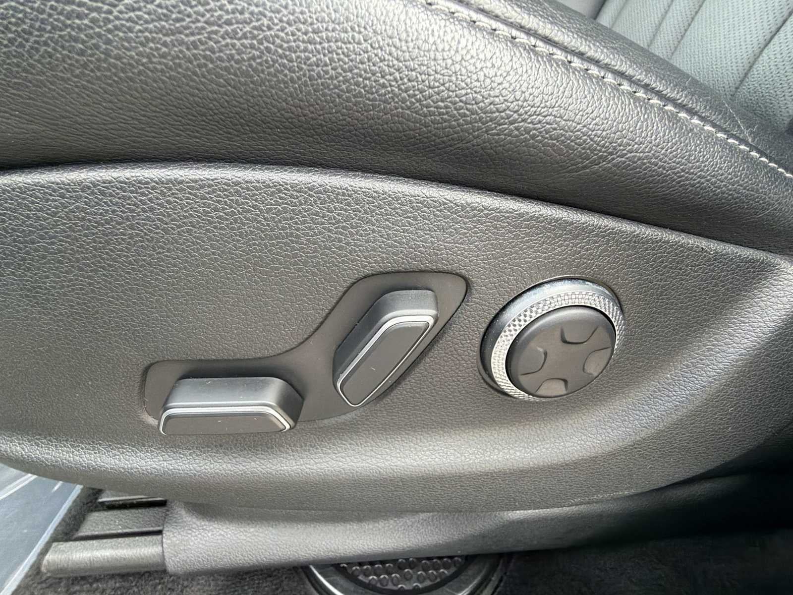 2025 Genesis GV80 2.5T Standard